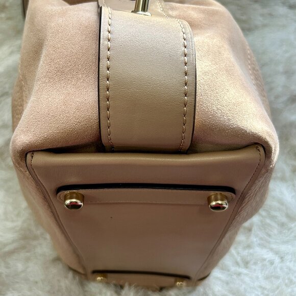 Coach Edie 42 Pebble Leather & Suede (Large) - Picture 4 of 11